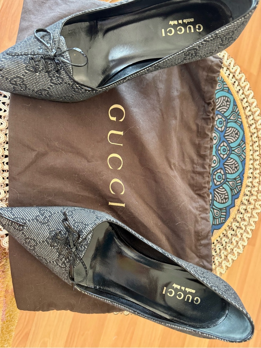 Gucci Black Pointed Lace-Up Logo Textile Flats - Picture 5 of 5